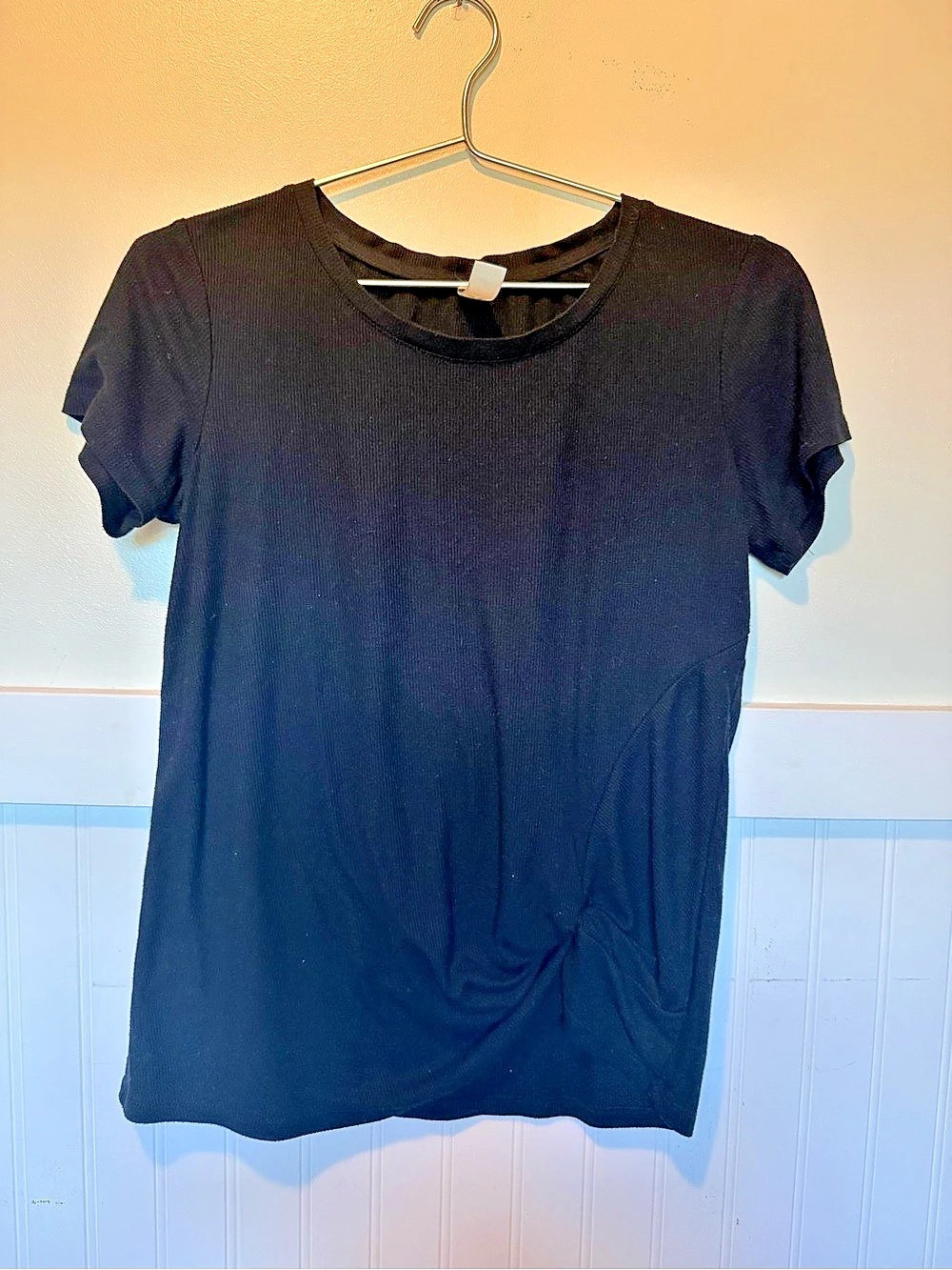 GreenTea Ruched Hem Tee in Black Small Like New